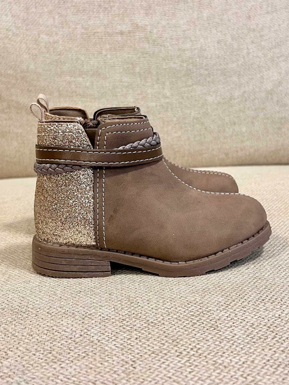 Carter’s LETTY Size 8 Toddler Girls Brown Glitter Back Zip Ankle Boots